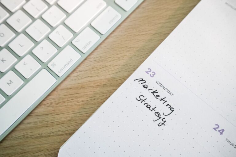 LinkedIn, Instagram, TikTok ou YouTube : quelle plateforme choisir selon son objectif ?
