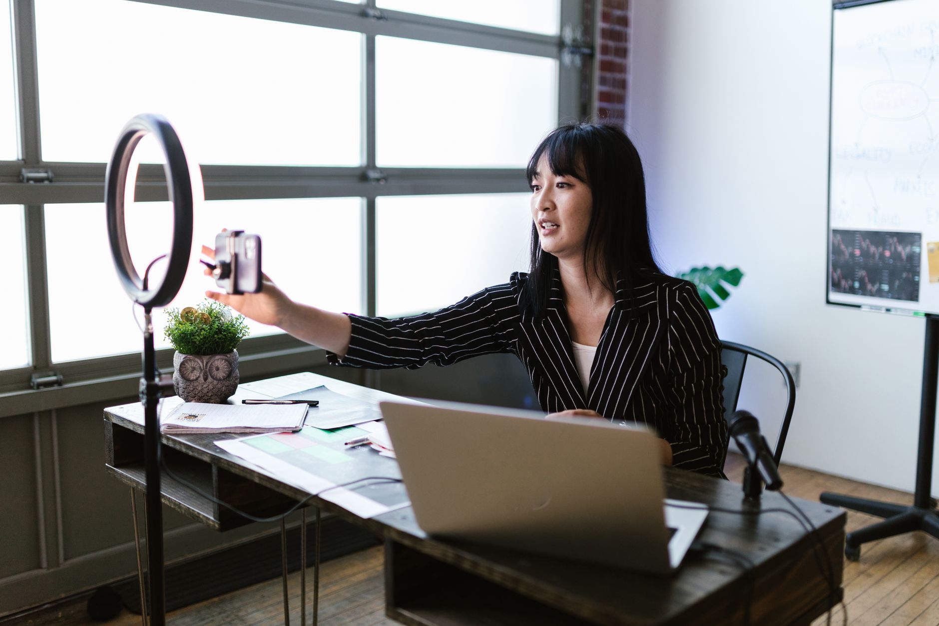 LinkedIn, Instagram, TikTok ou YouTube : quelle plateforme choisir pour son activité ?