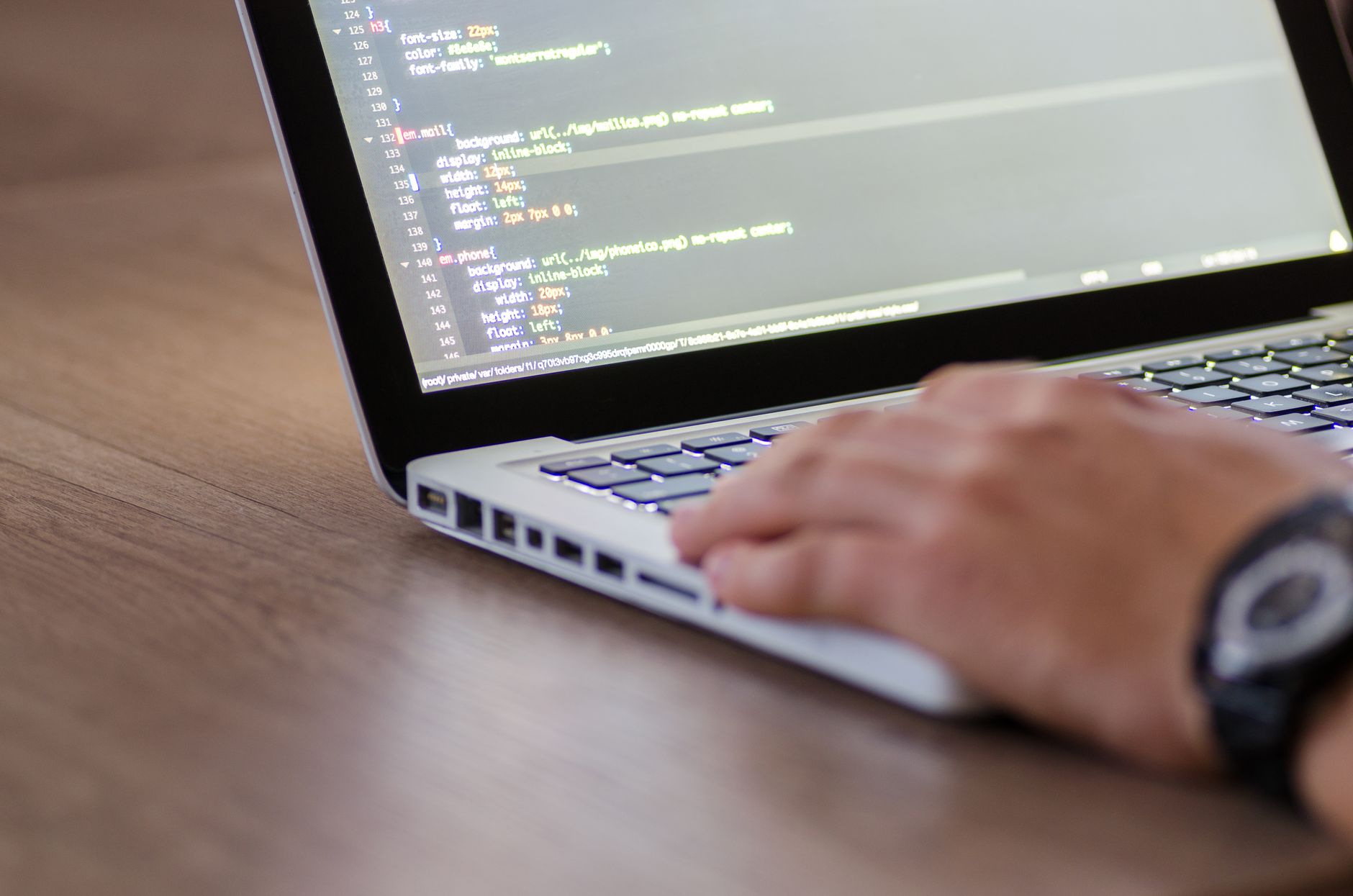 Créer une page HTML sémantique et accessible : méthode pour débuter proprement